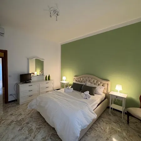 شقة G & B House باري