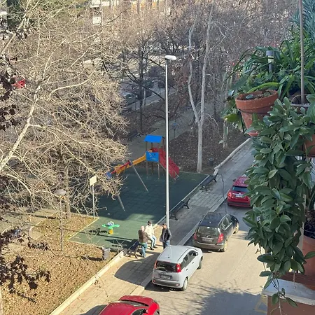 G & B House * باري