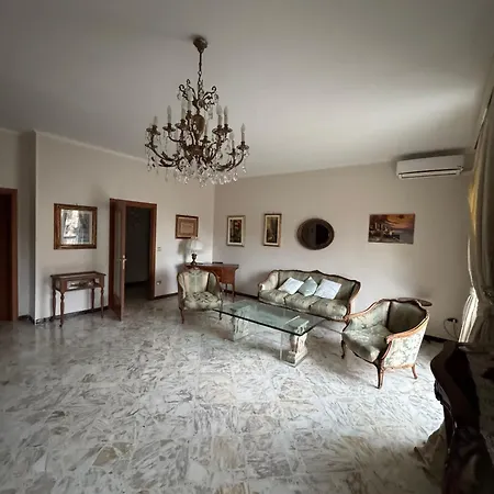 Apartment G & B House *